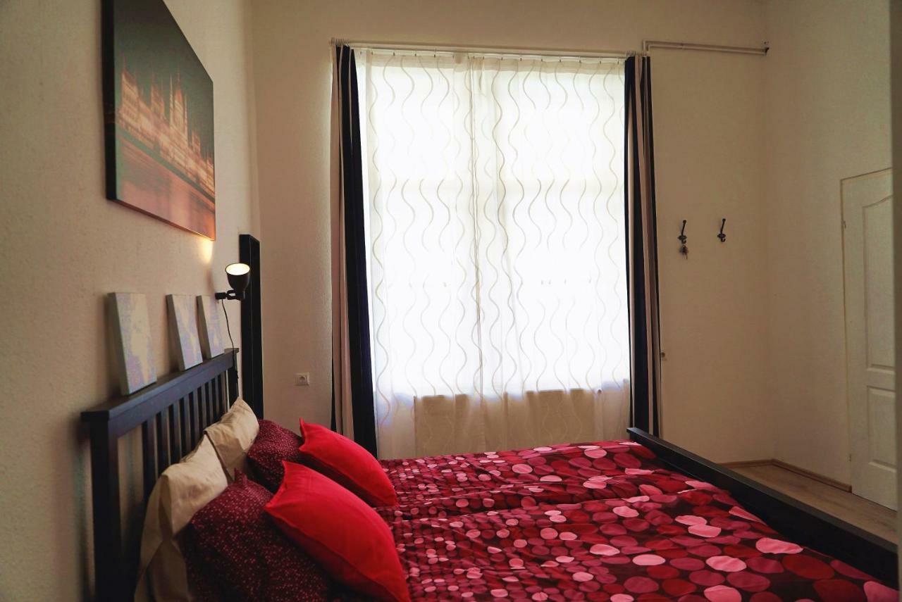No. 11 Apartment With 2 Bathrooms Next To Railway Station Budapest Eksteriør billede