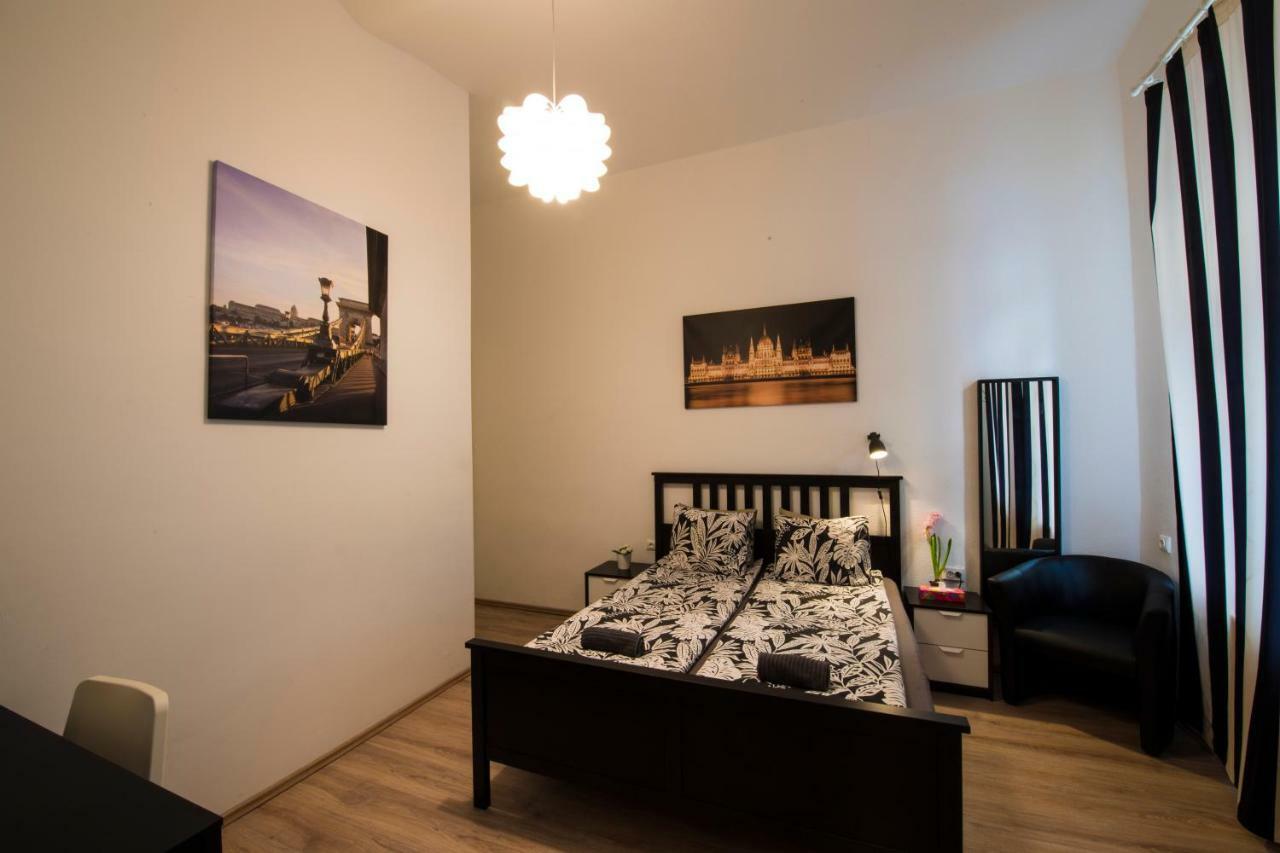 No. 11 Apartment With 2 Bathrooms Next To Railway Station Budapest Eksteriør billede