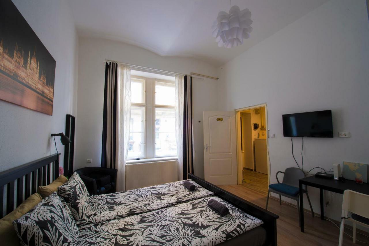 No. 11 Apartment With 2 Bathrooms Next To Railway Station Budapest Eksteriør billede